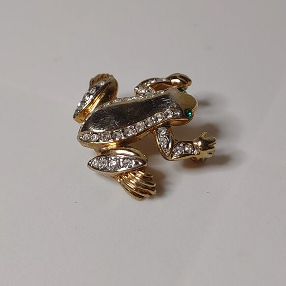 Little Gold Tone Frog Brooch With Green Eyes - Picture 6 of 12